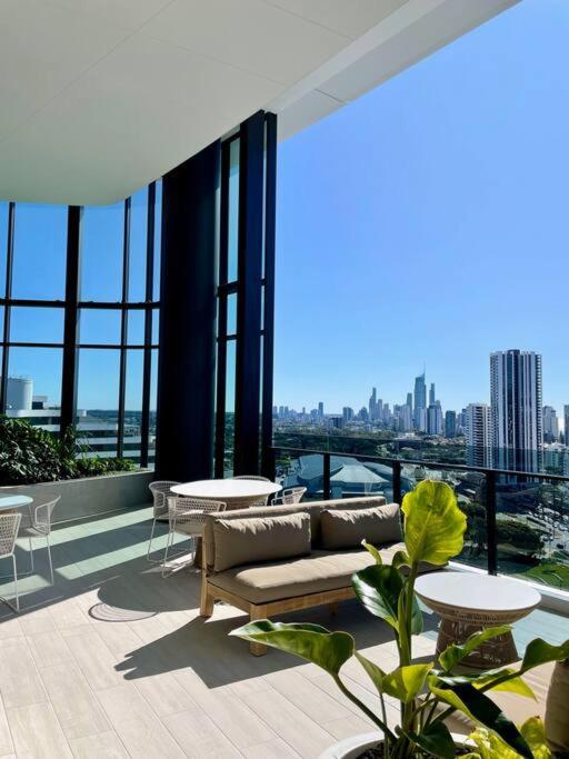 Stunning Oceanview 2Br In The Heart Of Broadbeach 44F Apartment Gold Coast Exterior foto