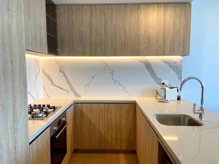 Stunning Oceanview 2Br In The Heart Of Broadbeach 44F Apartment Gold Coast Exterior foto